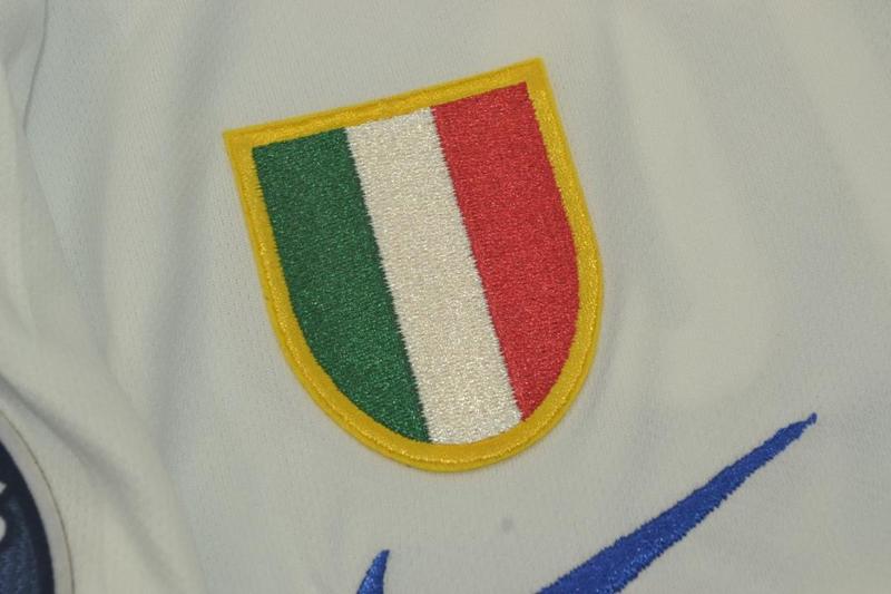 Camisa Retrô Inter de Milão Away  UCL Versão 10/11 "Milito" N°.22