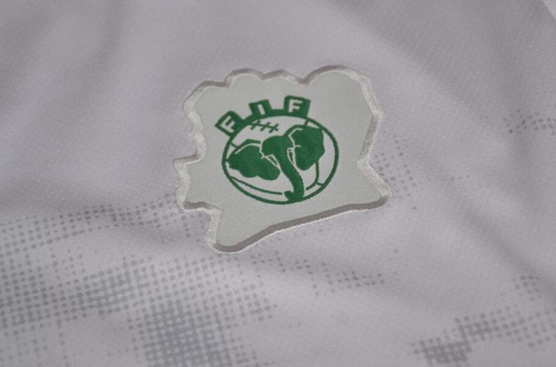Camisa Retrô Costa do Marfim Away Copa do Mundo Versão 2006 "Drogba" N°11