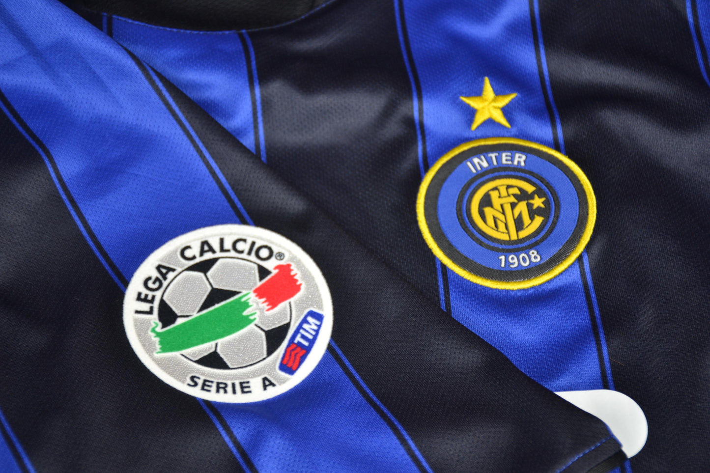 Camisa Retrô Inter de Milão Home 03/04 "Vieri" N°.32
