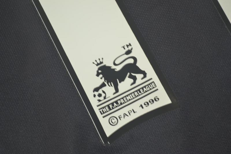 Camisa Newcastle United Home 97/99 - Versão Retrô "Asprilla" Nº 11