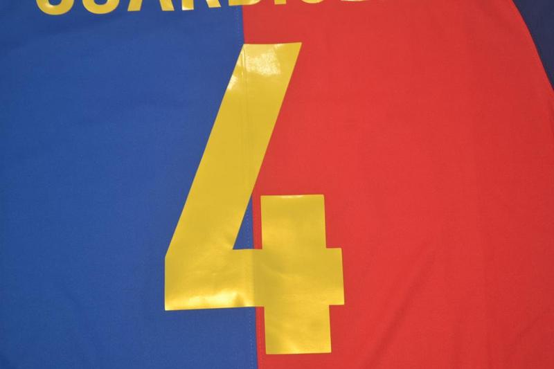Camisa Barcelona Home 99/00 - Versão Retrô "Guardiola" Nº 4