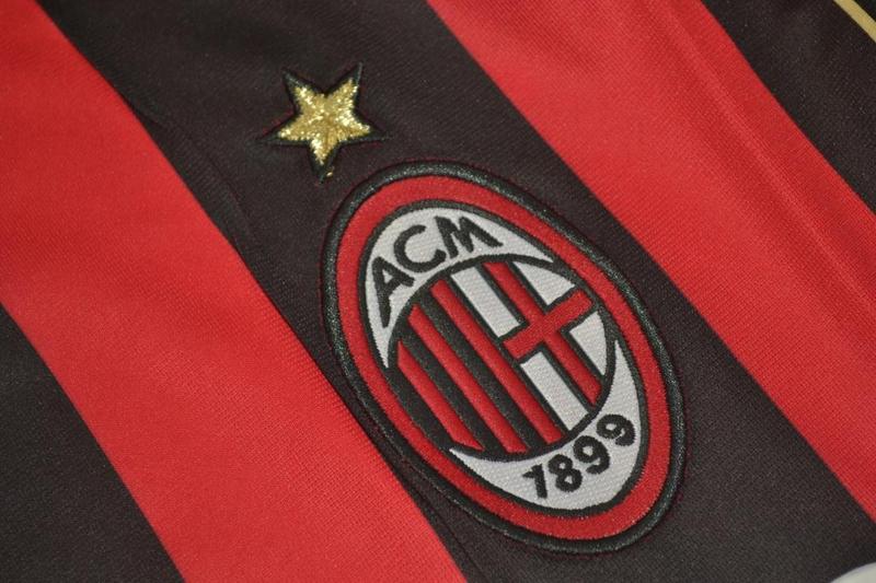 Camisa Retrô Milan Home UCL Versão 06/07 "Kaká" N°.22
