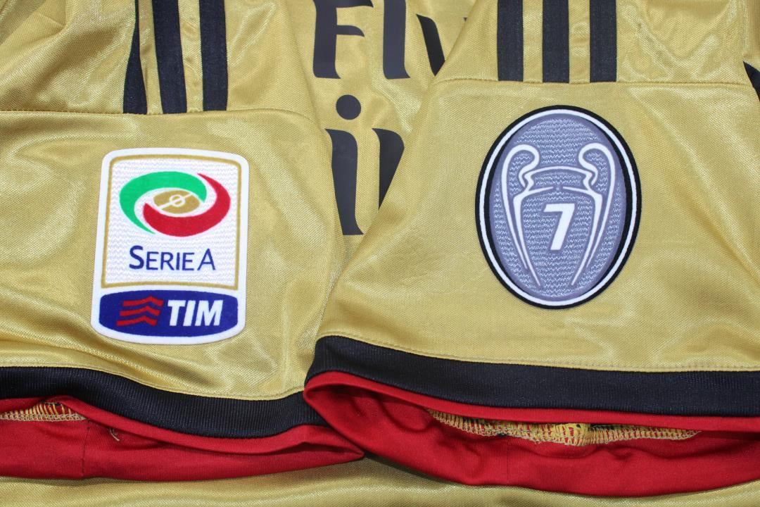 Camisa Retrô Milan Third 13/14 "Kaká" N°.22