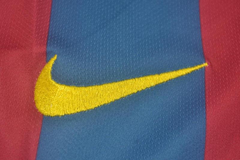 Camisa Barcelona Manga Longa 05/06 - Versão Retrô "Ronaldinho" Nº 10