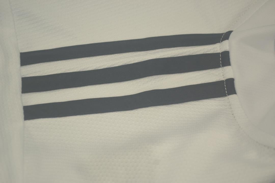 Camisa Real Madrid Home 18/19 - Versão Retrô "Victor Hugo" Nº 7