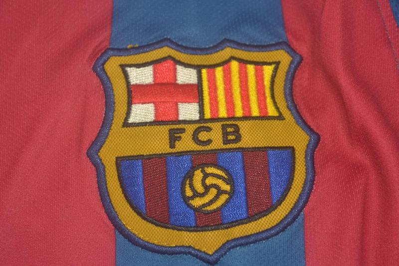 Camisa Barcelona Manga Longa 05/06 - Versão Retrô "Ronaldinho" Nº 10